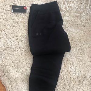 NWT Womens UA Fleece Crops Sz L